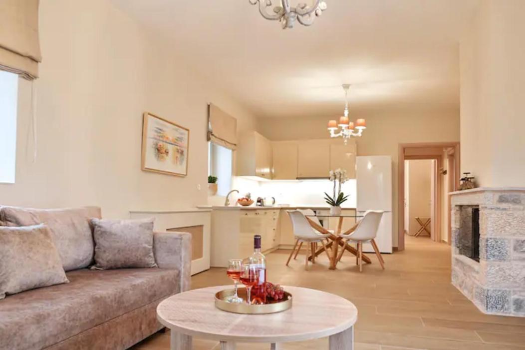 Efmar Exclusive Residences Gytheio Exteriör bild