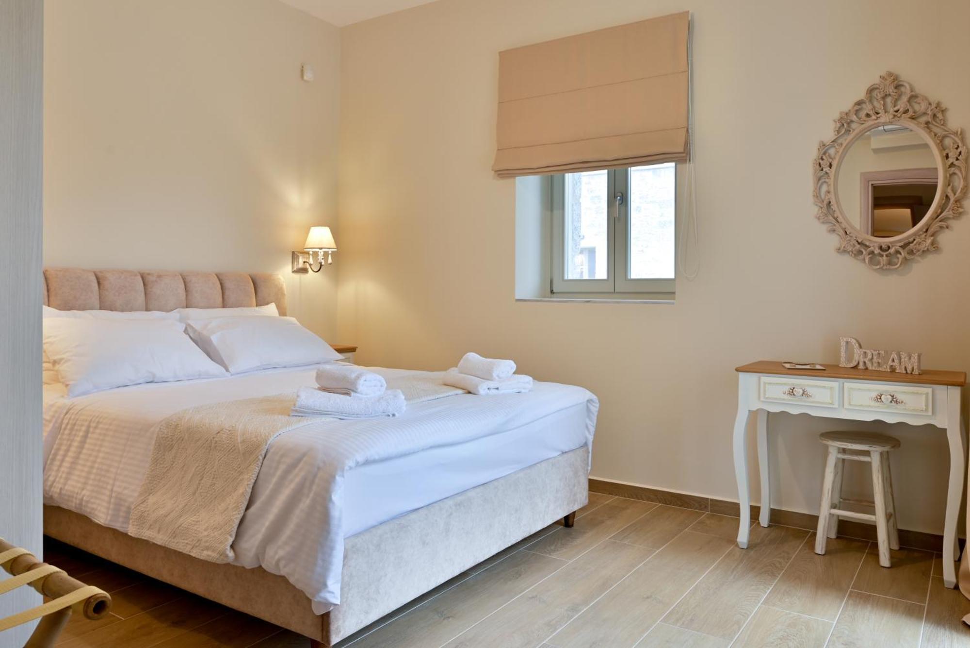 Efmar Exclusive Residences Gytheio Exteriör bild