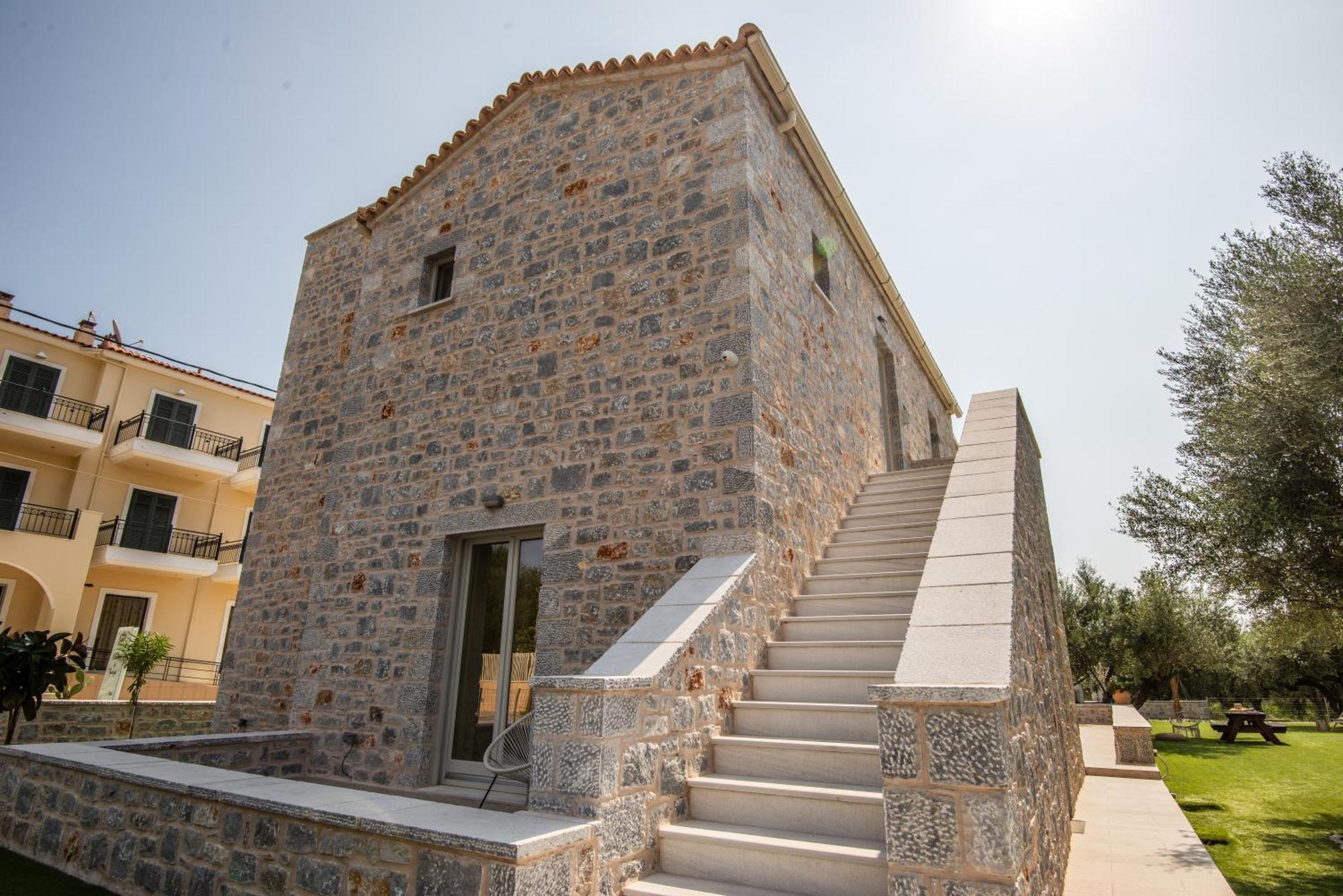 Efmar Exclusive Residences Gytheio Exteriör bild